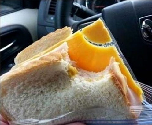 Розыгрыш 1 апреля бутерброд с сыром